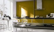07 Küche mit lackierten Glasfronten